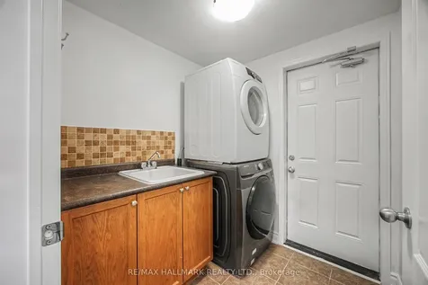 52 Acorn Lane Bradford West Gwillimbury ON L3Z 0H6