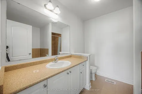 52 Acorn Lane Bradford West Gwillimbury ON L3Z 0H6