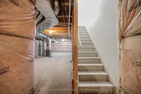 52 Acorn Lane Bradford West Gwillimbury ON L3Z 0H6