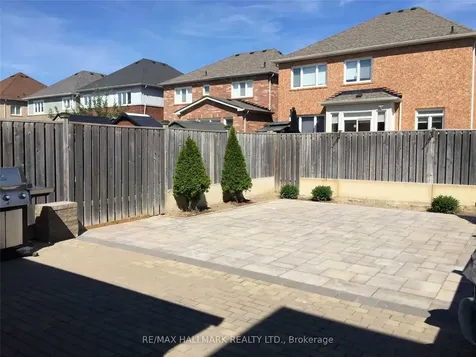 52 Acorn Lane Bradford West Gwillimbury ON L3Z 0H6