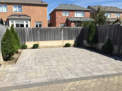 52 Acorn Lane Bradford West Gwillimbury ON L3Z 0H6