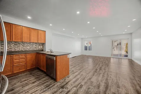 52 Acorn Lane Bradford West Gwillimbury ON L3Z 0H6