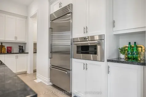30 Enclave Court Vaughan ON L4H 4V9