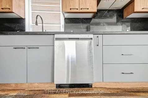 96 Meadowview Avenue Markham ON L3T 1K7
