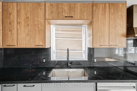 96 Meadowview Avenue Markham ON L3T 1K7
