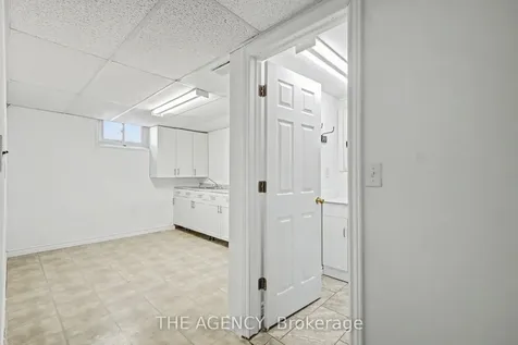 96 Meadowview Avenue Markham ON L3T 1K7