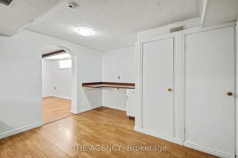 96 Meadowview Avenue Markham ON L3T 1K7