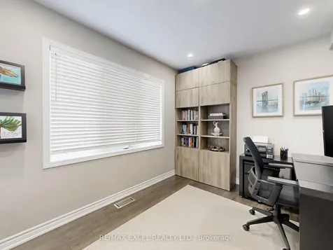 89 Hutt Crescent Aurora ON L4G 0T2