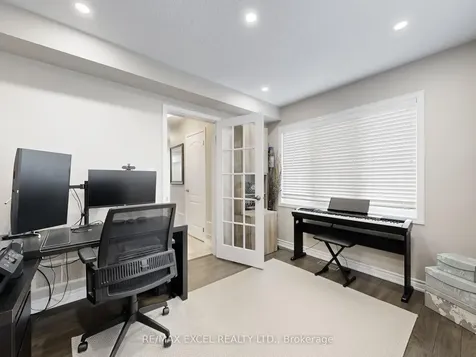 89 Hutt Crescent Aurora ON L4G 0T2