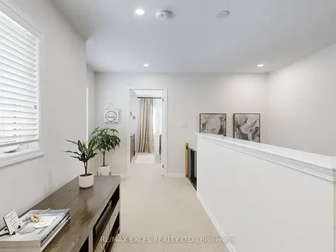 89 Hutt Crescent Aurora ON L4G 0T2