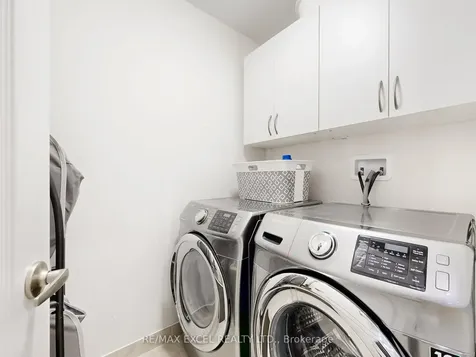 89 Hutt Crescent Aurora ON L4G 0T2