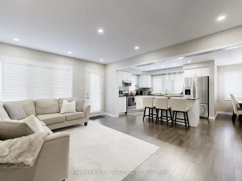 89 Hutt Crescent Aurora ON L4G 0T2