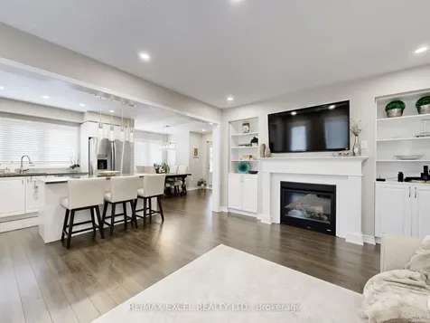 89 Hutt Crescent Aurora ON L4G 0T2