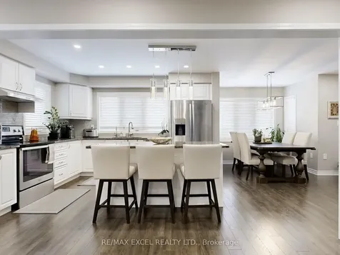 89 Hutt Crescent Aurora ON L4G 0T2