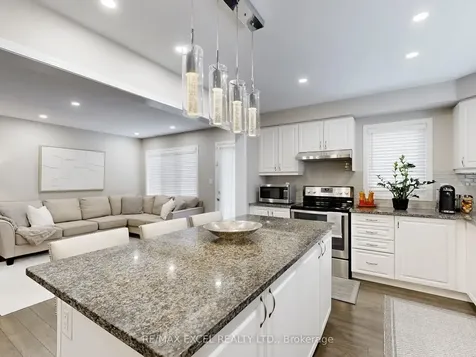 89 Hutt Crescent Aurora ON L4G 0T2