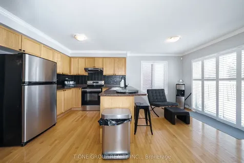 156 Mavrinac Boulevard Aurora ON L4G 0G6