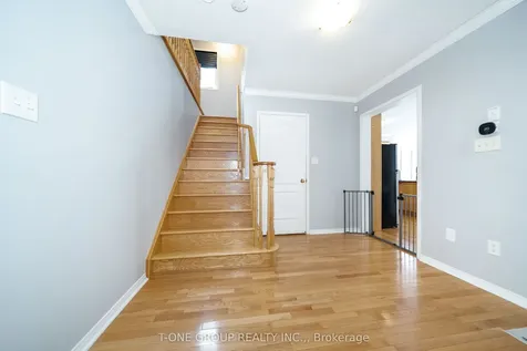 156 Mavrinac Boulevard Aurora ON L4G 0G6