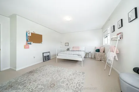 156 Mavrinac Boulevard Aurora ON L4G 0G6