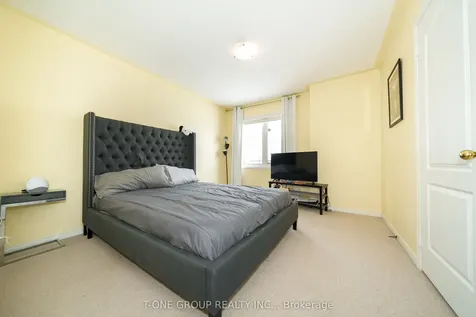 156 Mavrinac Boulevard Aurora ON L4G 0G6