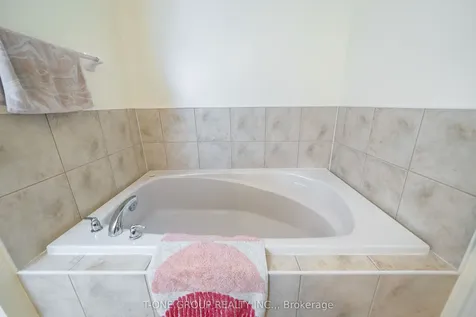 156 Mavrinac Boulevard Aurora ON L4G 0G6