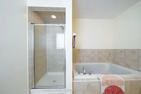 156 Mavrinac Boulevard Aurora ON L4G 0G6