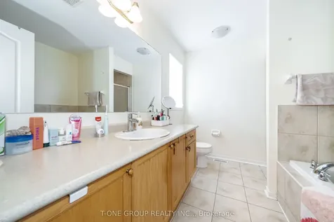 156 Mavrinac Boulevard Aurora ON L4G 0G6