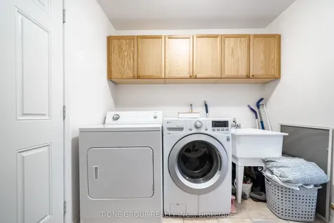 156 Mavrinac Boulevard Aurora ON L4G 0G6