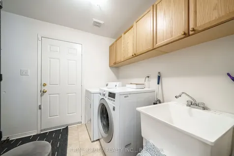 156 Mavrinac Boulevard Aurora ON L4G 0G6