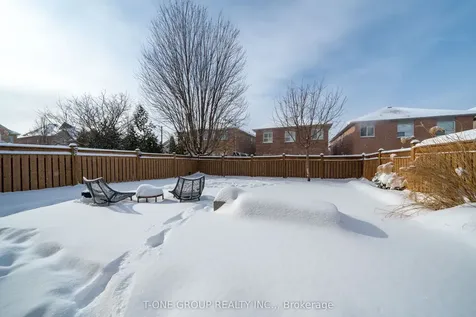 156 Mavrinac Boulevard Aurora ON L4G 0G6