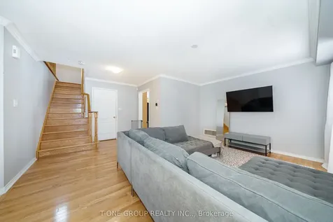 156 Mavrinac Boulevard Aurora ON L4G 0G6