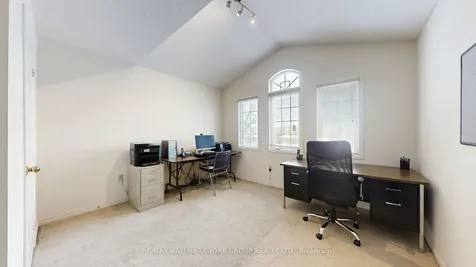86 Petermann Street Aurora ON L4G 7X5