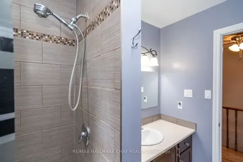 1 Burbank Circle Adjala-tosorontio ON L0M 1J0