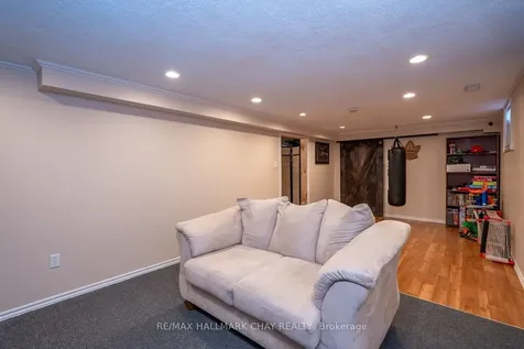 1 Burbank Circle Adjala-tosorontio ON L0M 1J0