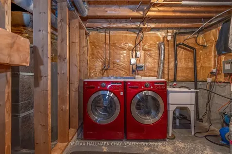 1 Burbank Circle Adjala-tosorontio ON L0M 1J0