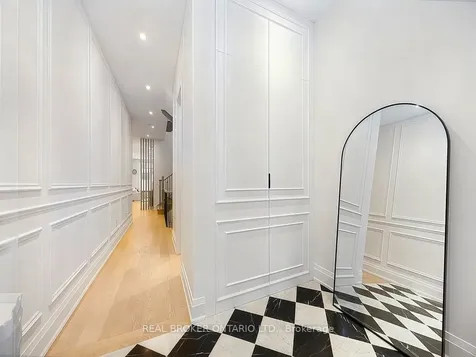 34 Meteorite Street Richmond Hill ON L4C 4L9