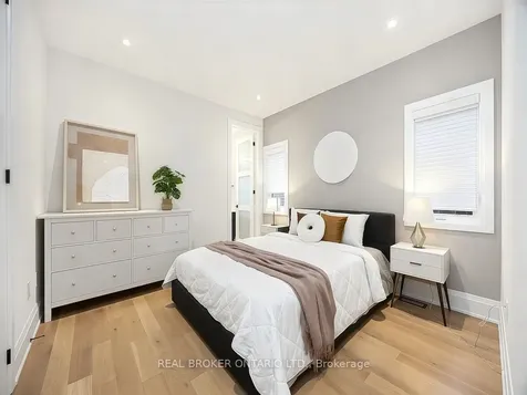 34 Meteorite Street Richmond Hill ON L4C 4L9