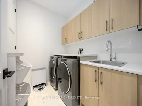 34 Meteorite Street Richmond Hill ON L4C 4L9