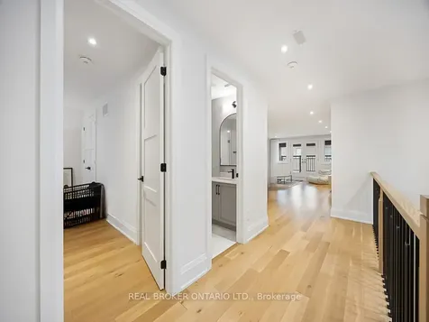 34 Meteorite Street Richmond Hill ON L4C 4L9