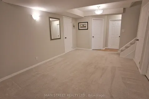 22 Royal Court Bradford West Gwillimbury ON L3Z 2P4