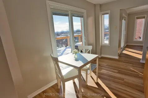 22 Royal Court Bradford West Gwillimbury ON L3Z 2P4