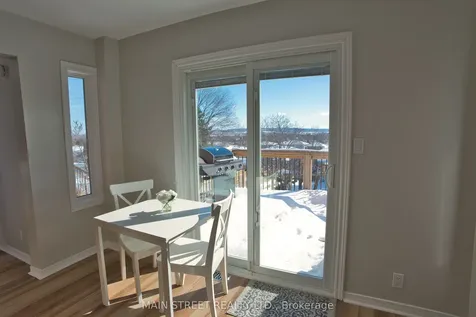 22 Royal Court Bradford West Gwillimbury ON L3Z 2P4