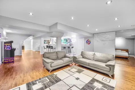 61 Milligan Street Bradford West Gwillimbury ON L3Z 0A4