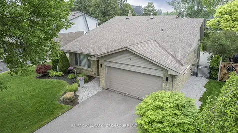 82 Fairway Drive Aurora ON L4G 2H4