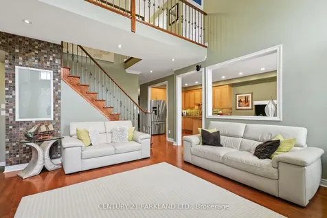 18 Turnbridge Road Aurora ON L4G 7R9