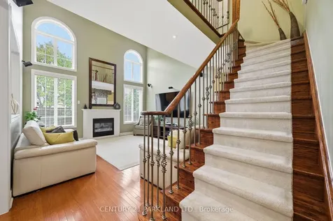 18 Turnbridge Road Aurora ON L4G 7R9