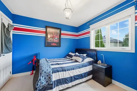 18 Turnbridge Road Aurora ON L4G 7R9