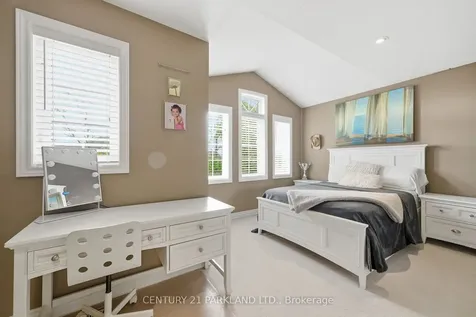 18 Turnbridge Road Aurora ON L4G 7R9