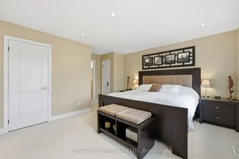 18 Turnbridge Road Aurora ON L4G 7R9