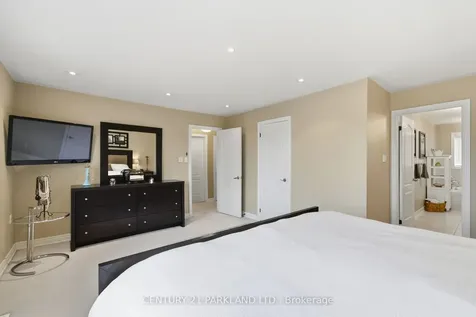 18 Turnbridge Road Aurora ON L4G 7R9