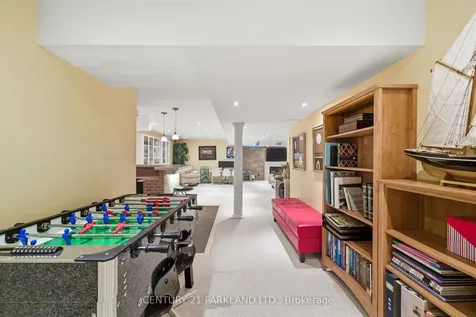 18 Turnbridge Road Aurora ON L4G 7R9